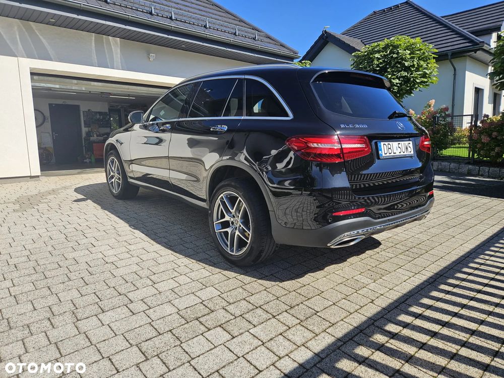 Mercedes-Benz GLC 300 4-Matic - 4