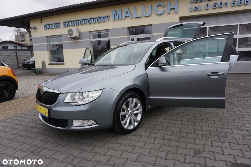 Skoda Superb 2.0 TDI DSG FAMILY - 8