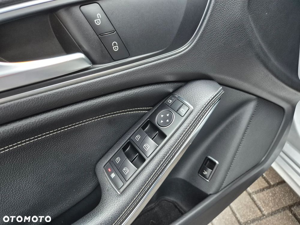 Mercedes-Benz CLA 180 AMG Line - 34