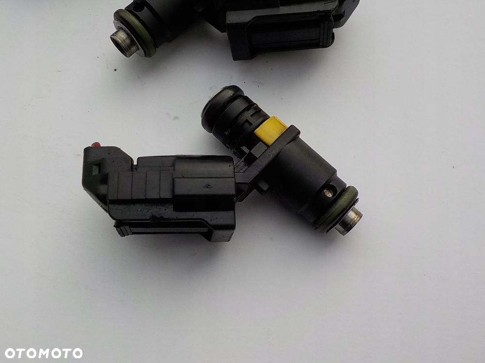 SEAT IBIZA IV 1.4 16V B WTRYSKIWACZ 036906031AG - 3