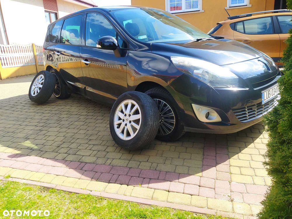 Renault Scenic - 1