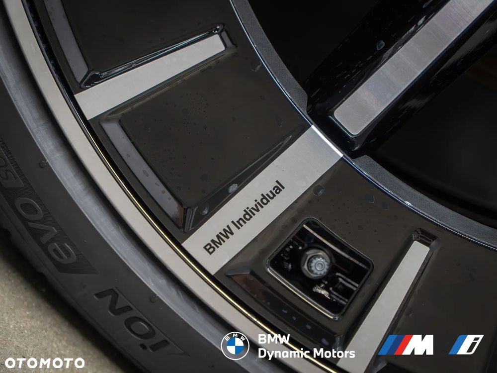 BMW iX3 50 xDrive - 11