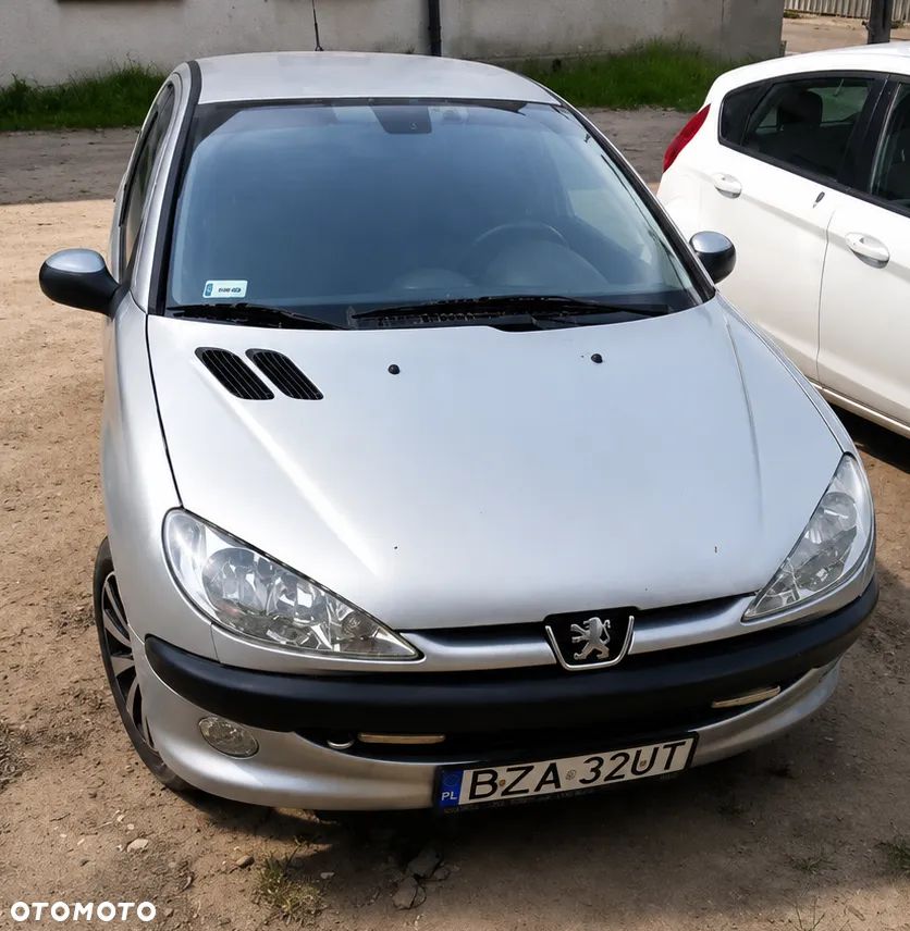 Peugeot 206 - 1