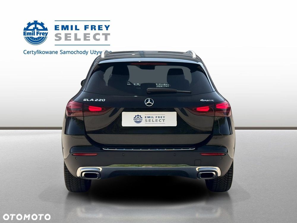 Mercedes-Benz GLA - 5