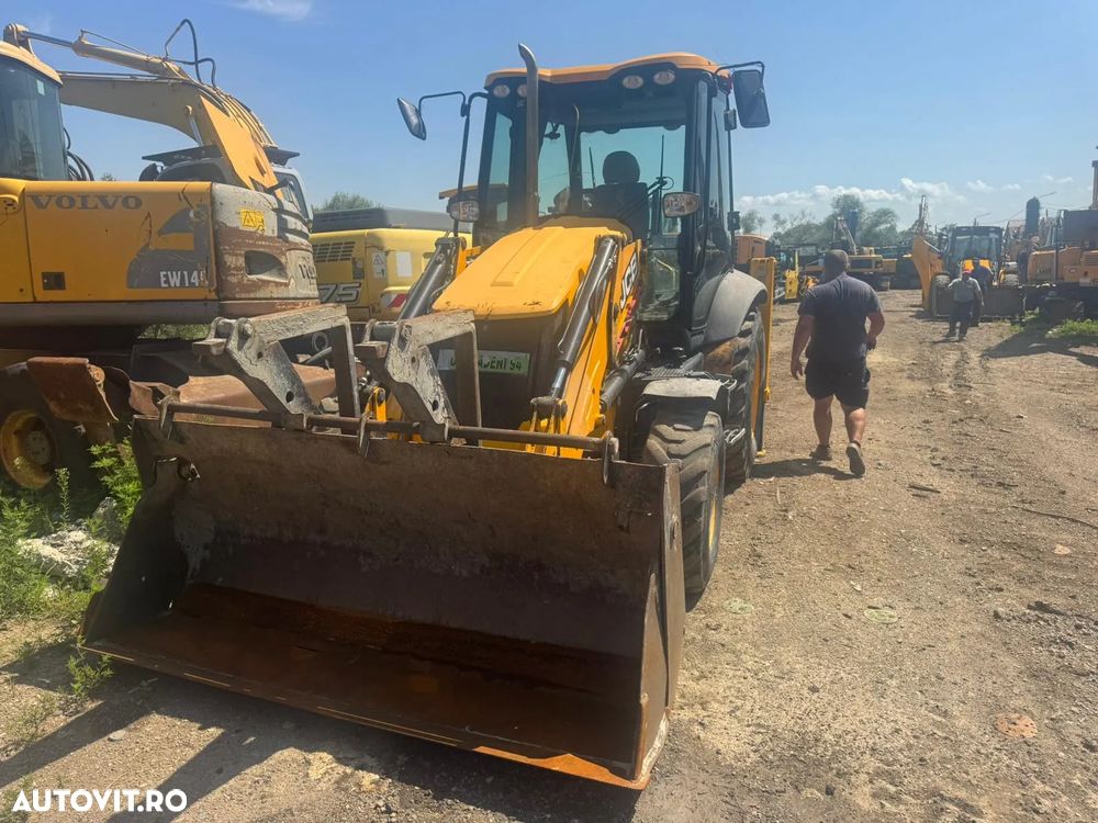JCB 3CX Buldoexcavator - 15