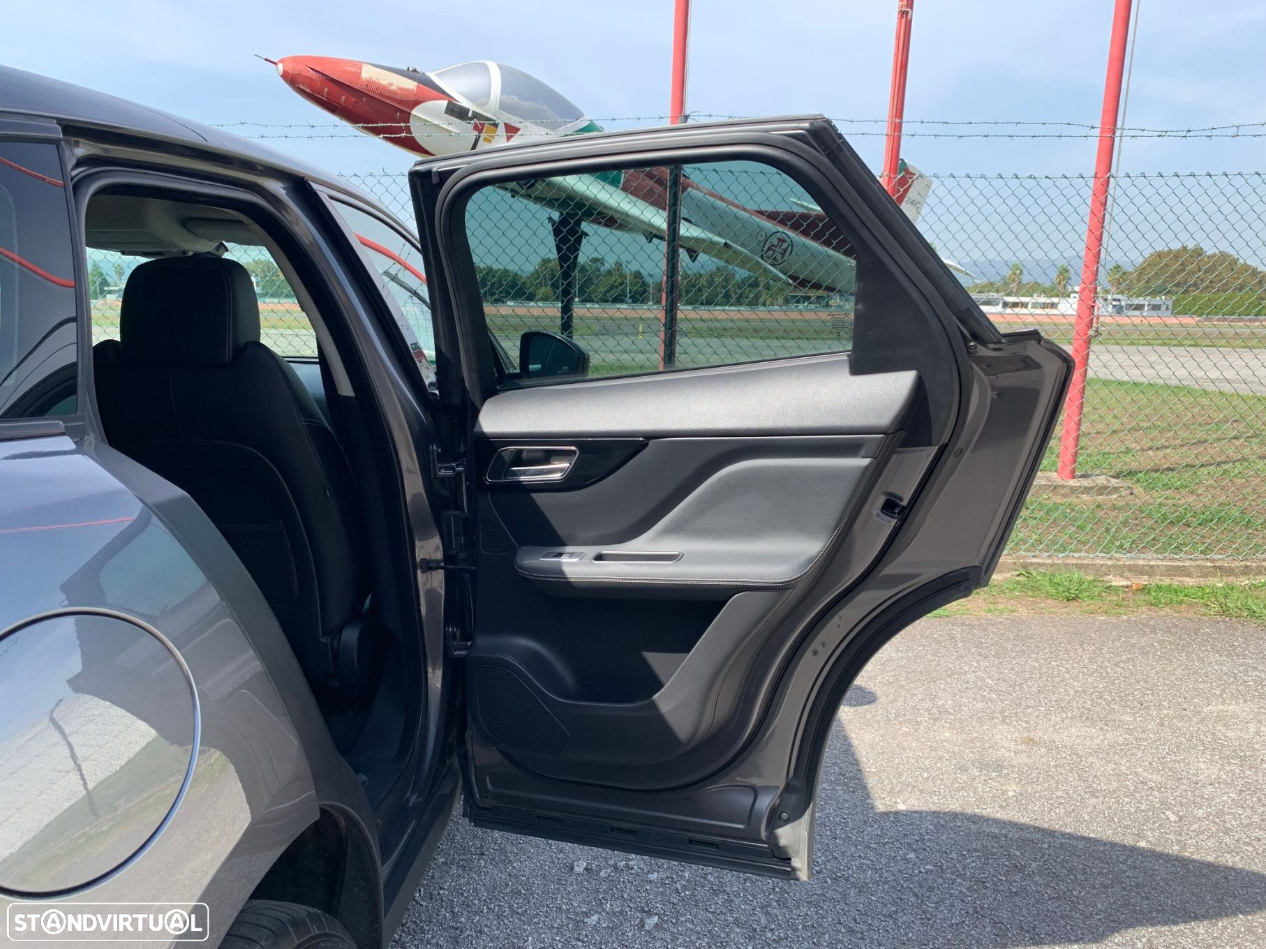 Jaguar F-Pace 2.0 i4D R-Sport Aut. - 49