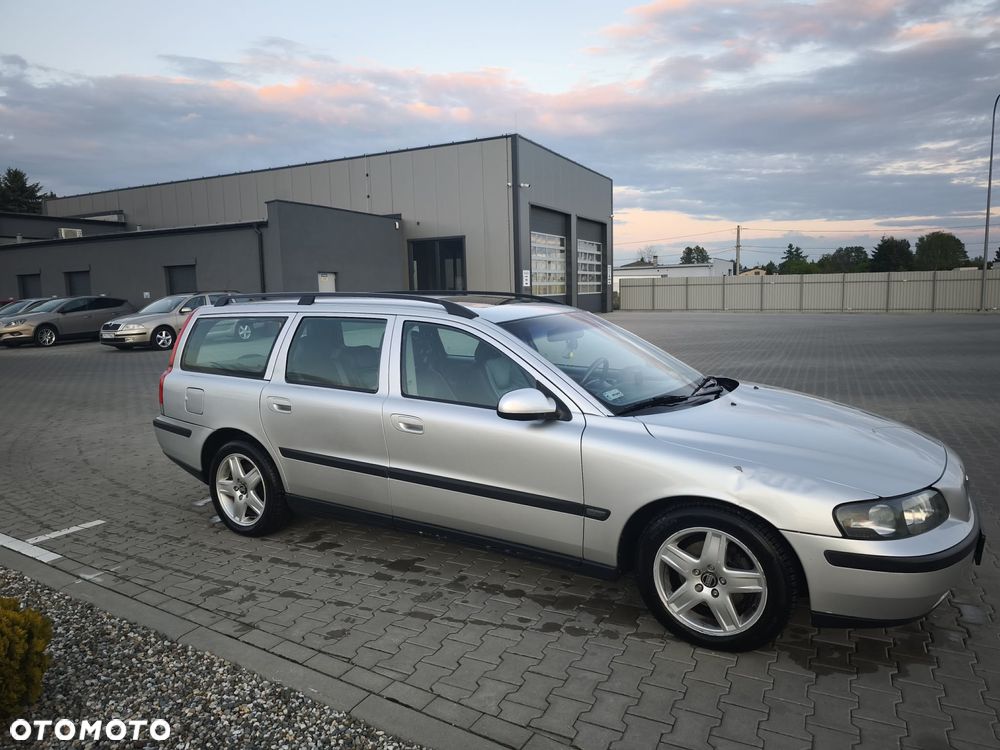 Volvo V70 2.4 - 12