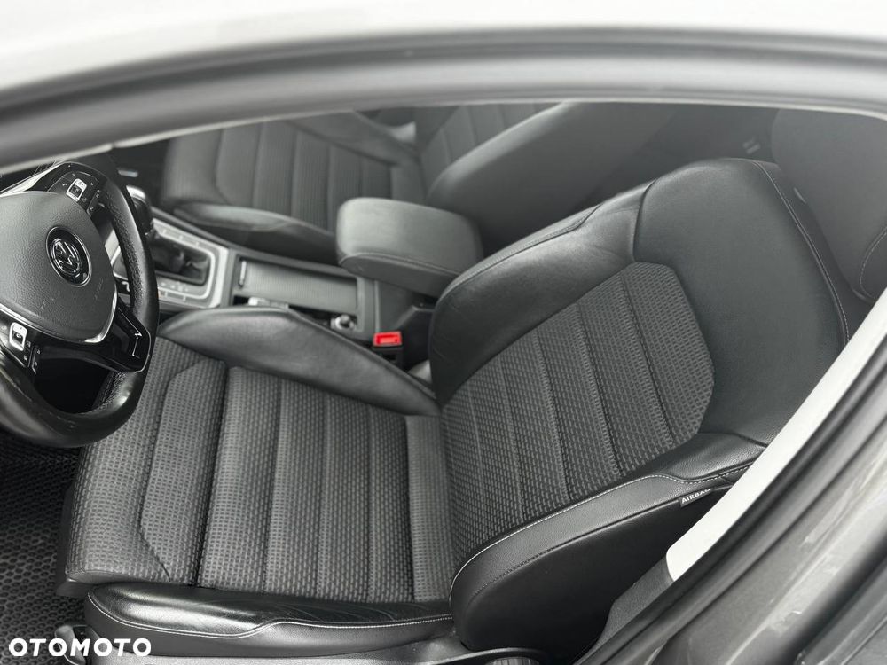 Volkswagen Golf 1.6 TDI Highline DSG - 8