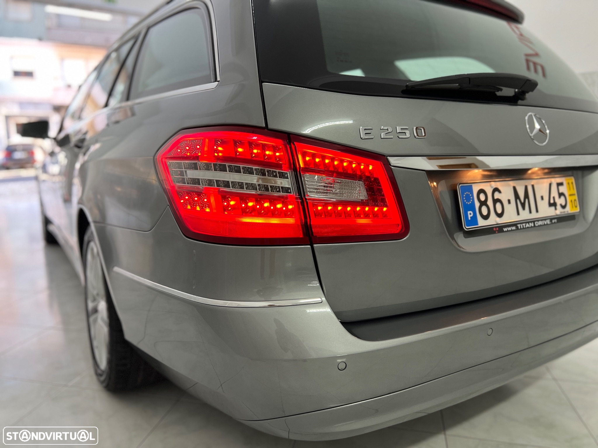 Mercedes-Benz E 250 CDi Avantgarde BlueEfficiency - 10