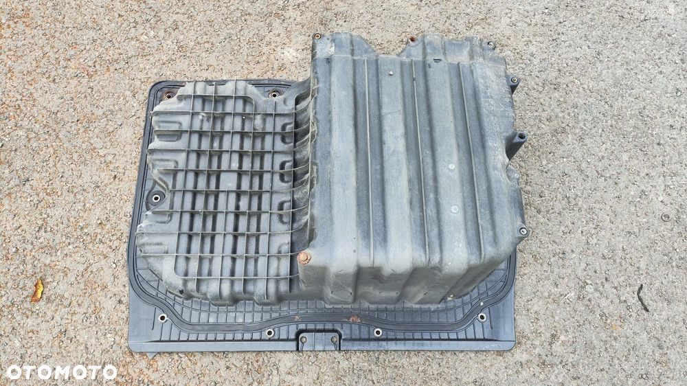 PAS TYLNY WANNA ĆWIARTKA BŁOTNIK OKULAR LAMPY BELKA WZMOCNIENIE ŚLIZG ZDERZAKA TYŁ LE MANS BLAU 381/5 BMW E90 - 9