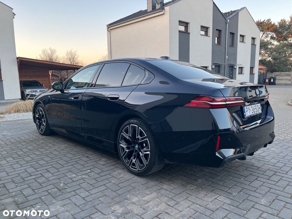 BMW Seria 5 550e xDrive - 4