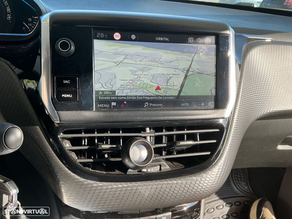 Peugeot 2008 1.2 PureTech Allure EAT6 - 8