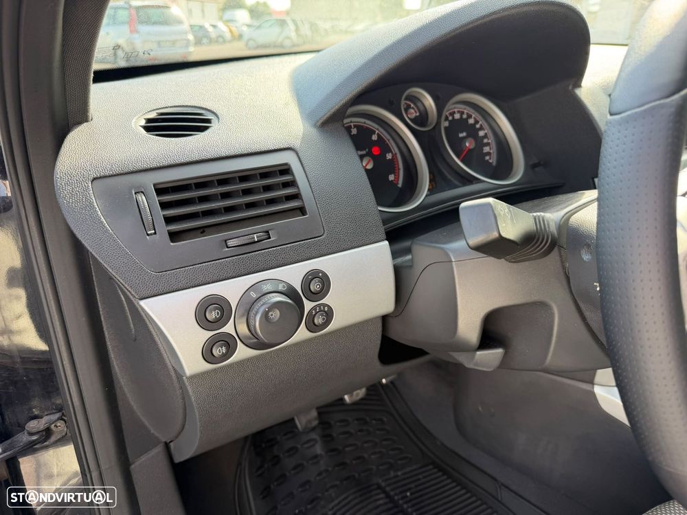Opel Astra GTC 1.3 CDTi - 25