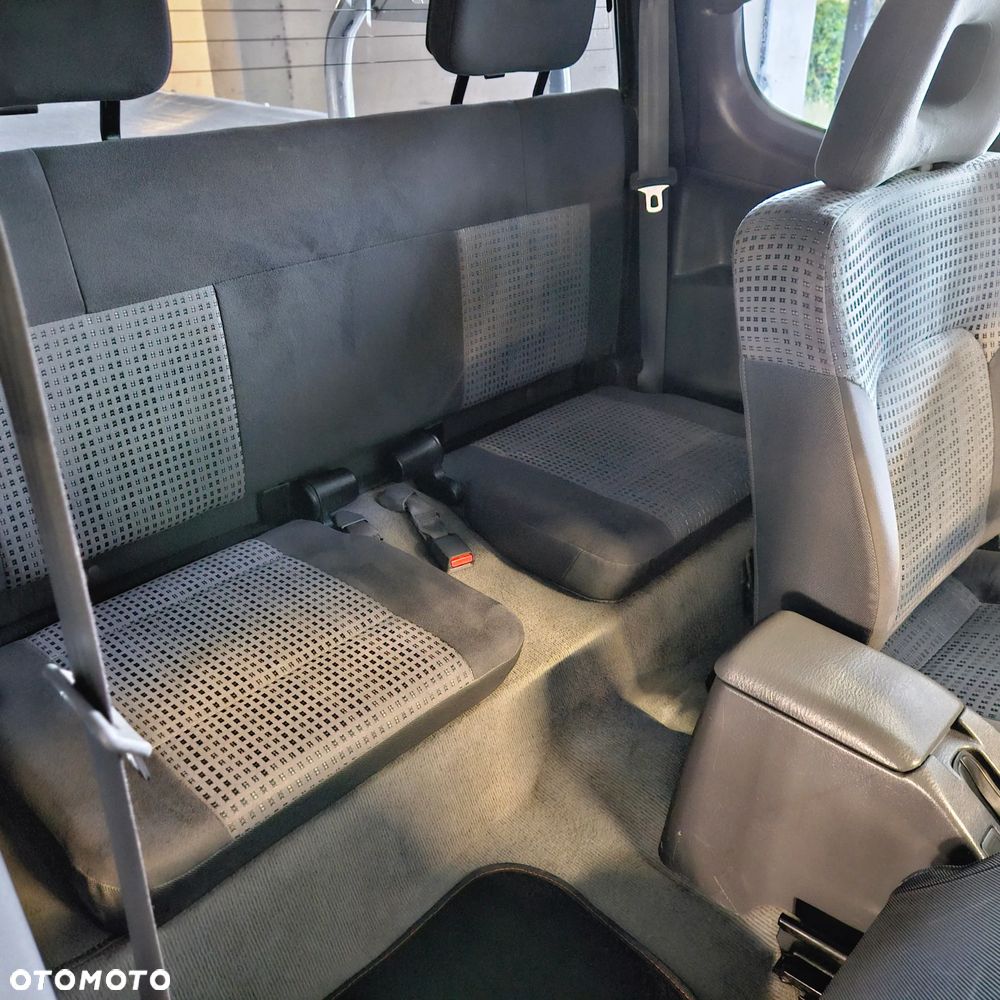 Mitsubishi L200 Pick Up 4x4 Intense Club Cab - 32