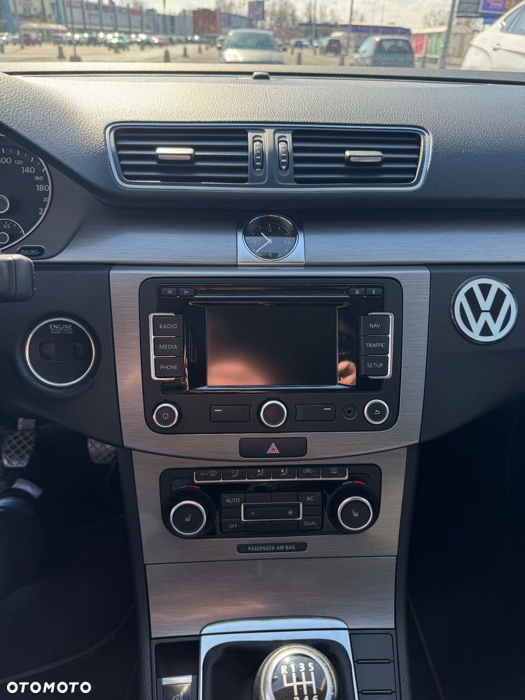 Volkswagen Passat 2.0 TDI Comfortline - 21