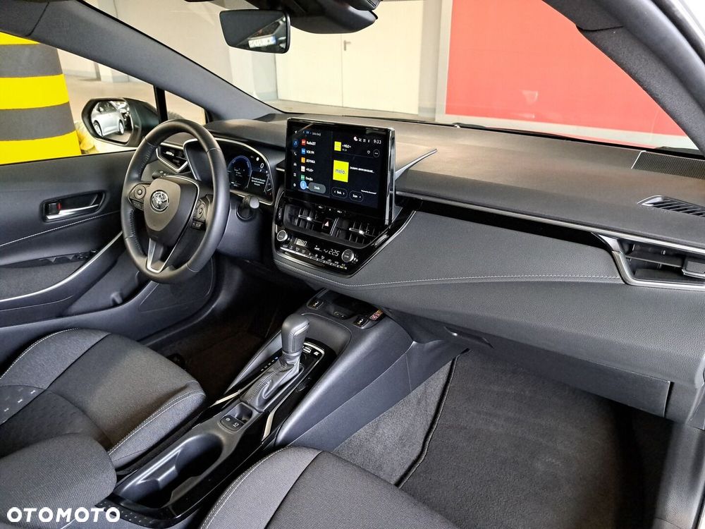 Toyota Corolla 1.8 Hybrid Comfort - 17