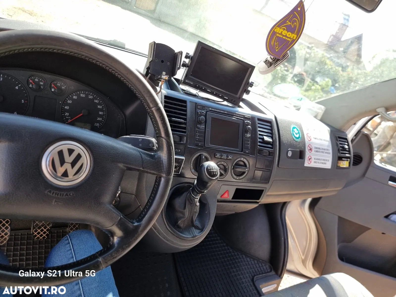 Volkswagen Caravelle - 17