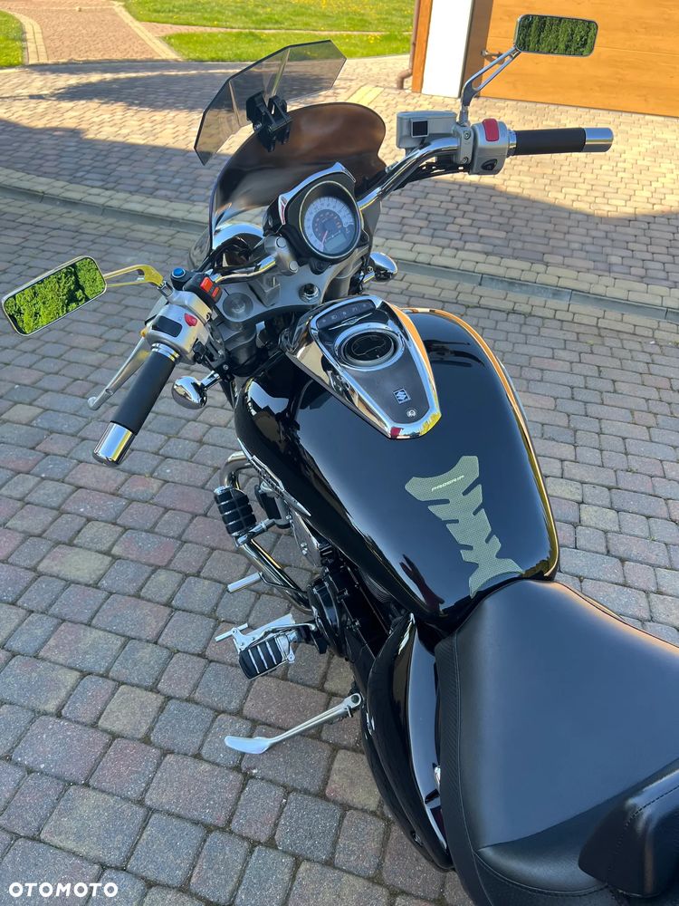 Suzuki Boulevard - 12