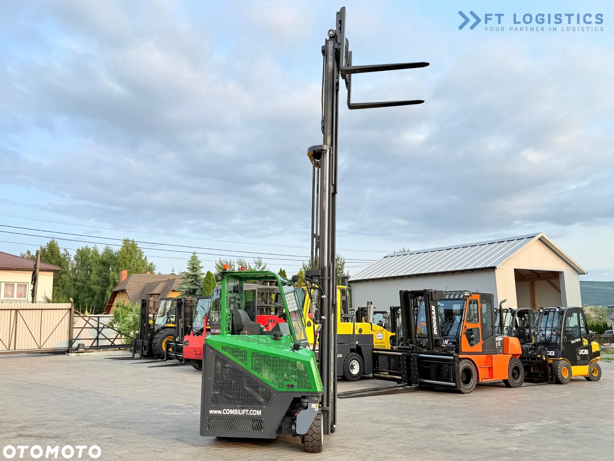 Combilift C4000CB / TRIPLEX - 5200MM / GAS / WOLNY SKOK / POZYCJONER WIDEŁ / PRZESUW WIDEŁ / WYSOKOŚĆ 2450MM / JAK NOWY - 36