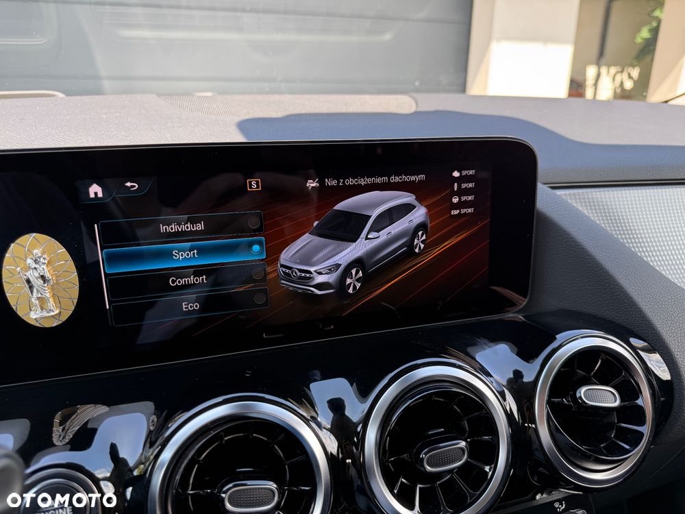 Mercedes-Benz GLA 220 d 4-Matic 8G-DCT - 27