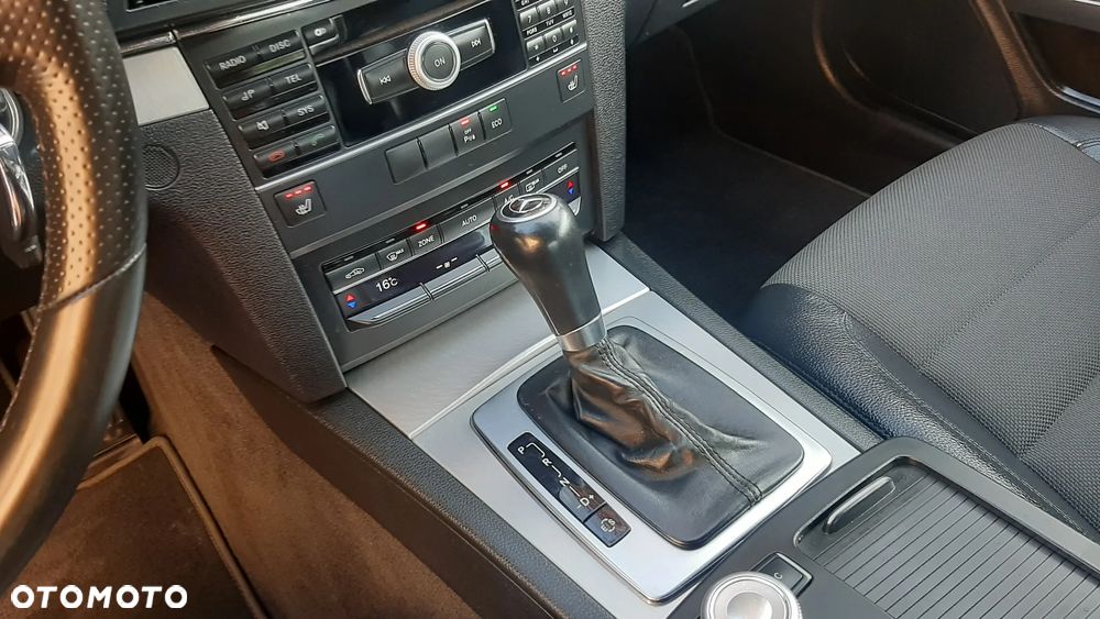 Mercedes-Benz Klasa E 200 BlueEFFICIENCY 7G-TRONIC Avantgarde - 24
