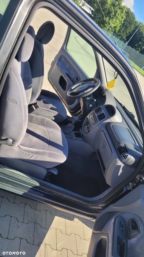 Renault Clio - 13