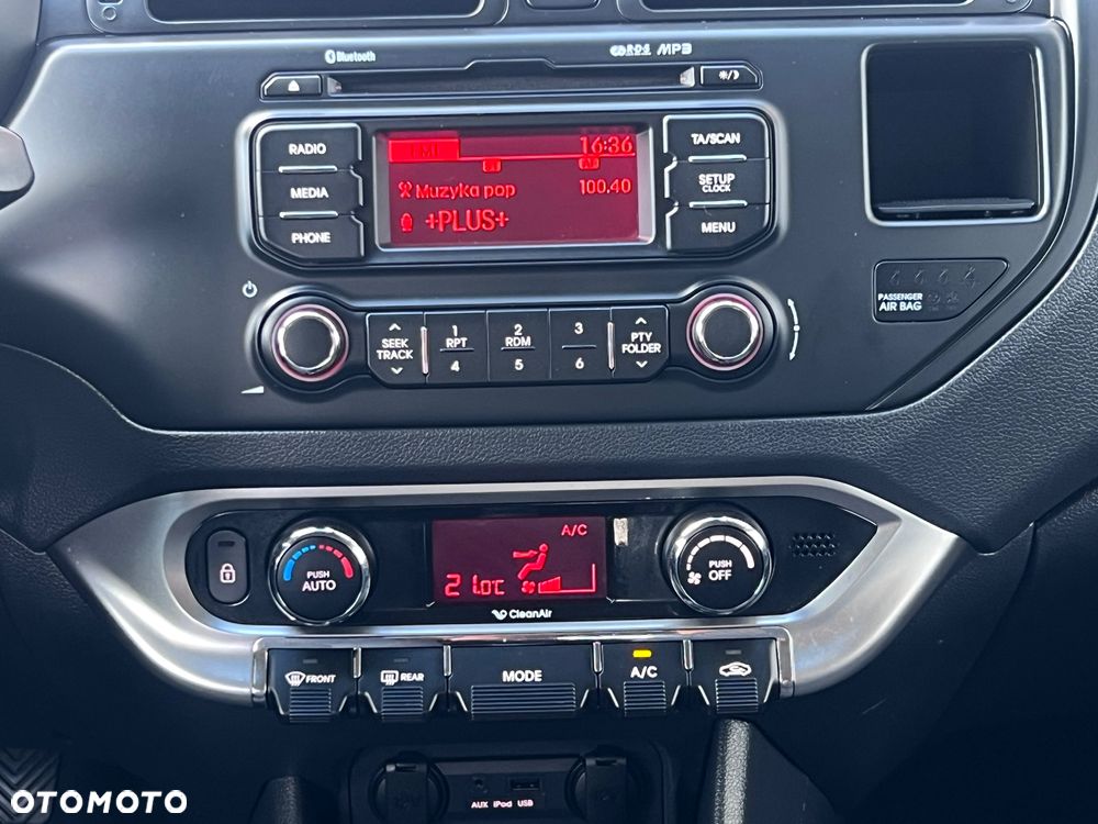 Kia Rio 1.4 Dream Team Edition - 25