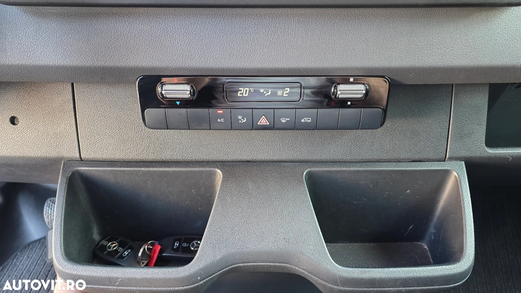 Mercedes-Benz Sprinter - 16