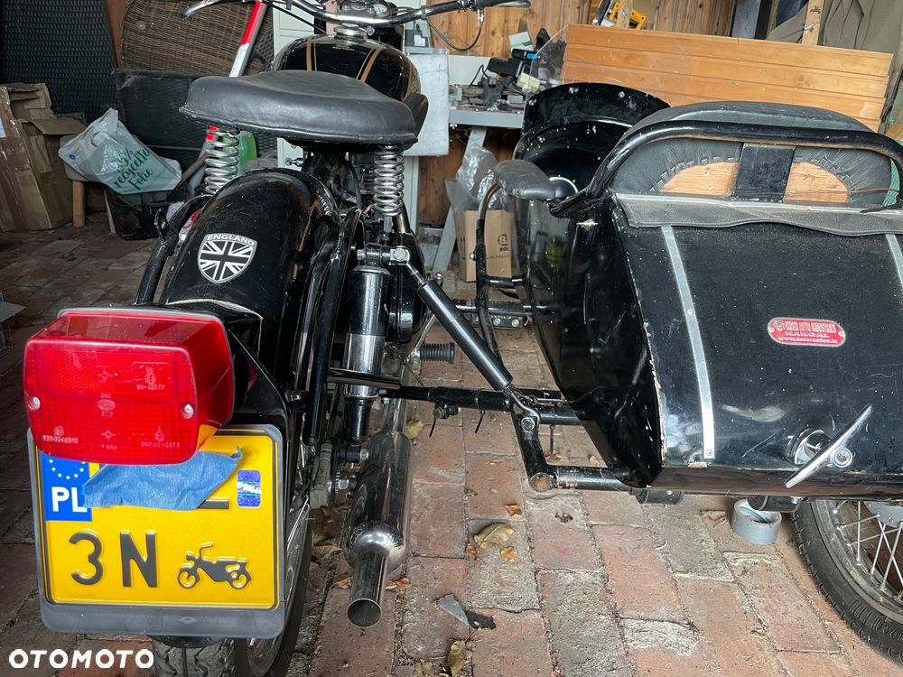 Royal Enfield Classic - 17