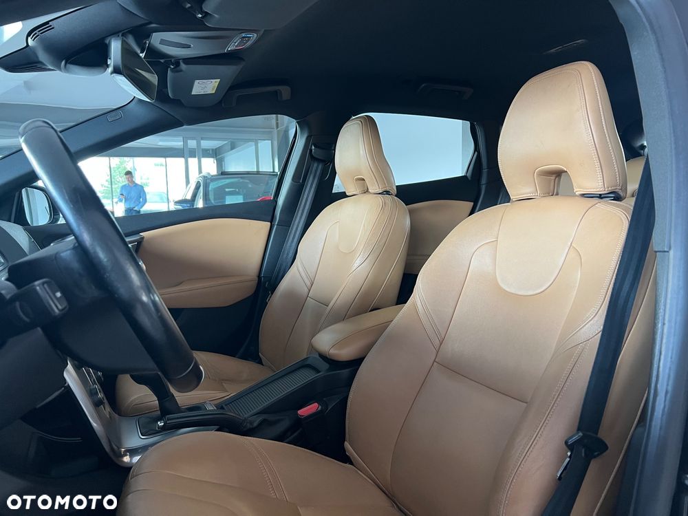 Volvo V40 D3 Drive-E Momentum - 19