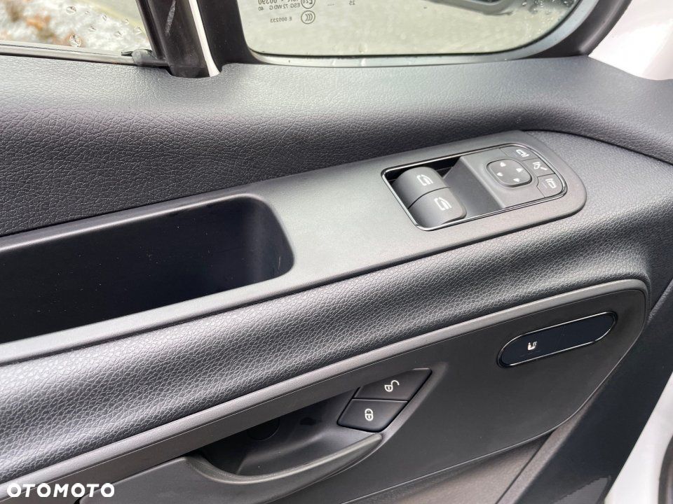 Mercedes-Benz Sprinter - 12