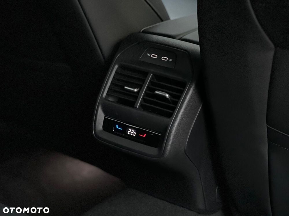 Volkswagen Passat - 22