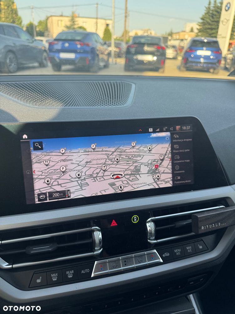 BMW Seria 3 318i - 11