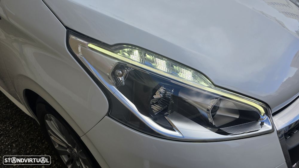 Peugeot 208 1.5 BlueHDi Signature - 26