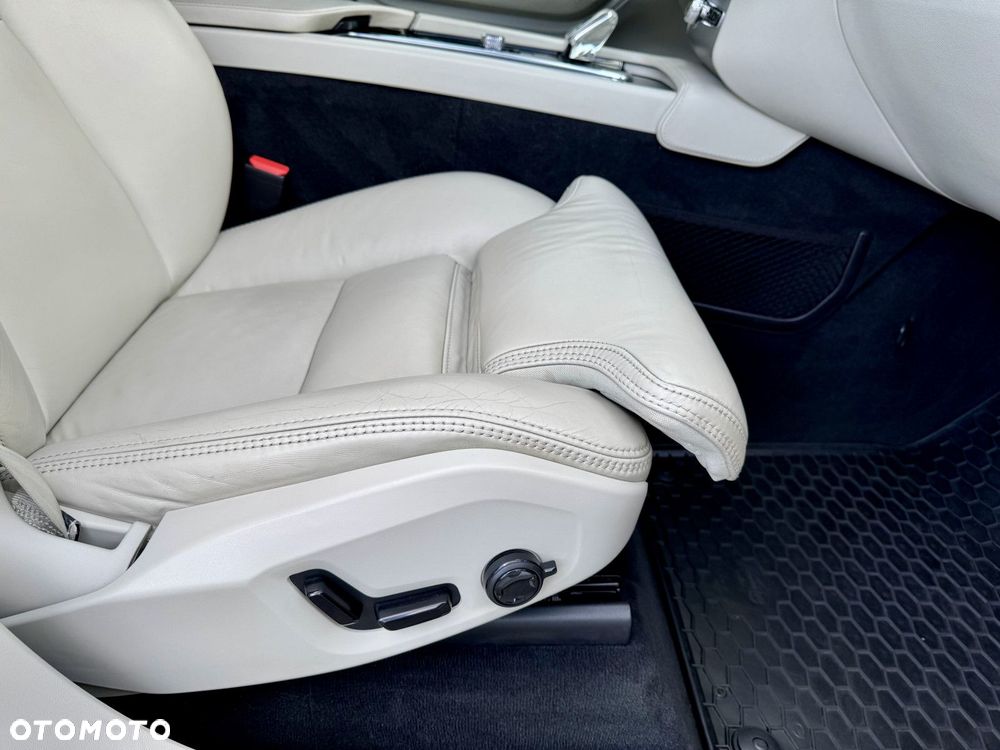 Volvo XC 90 - 16