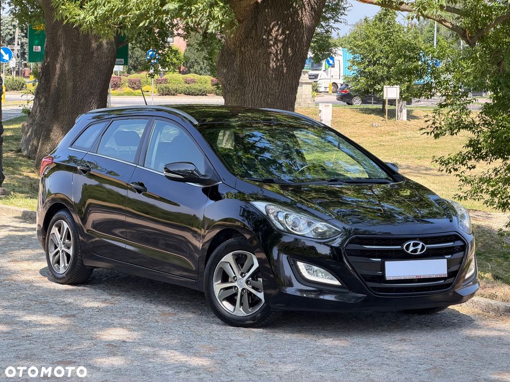 Hyundai i30 blue Kombi 1.6 CRDi Style - 36