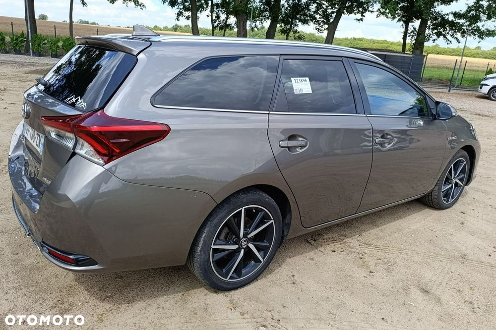 Toyota Auris - 5