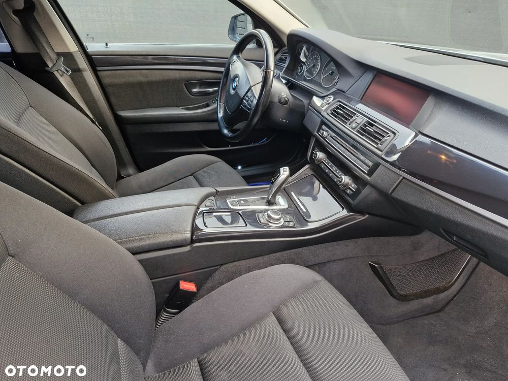 BMW Seria 5 520d Luxury Line - 6