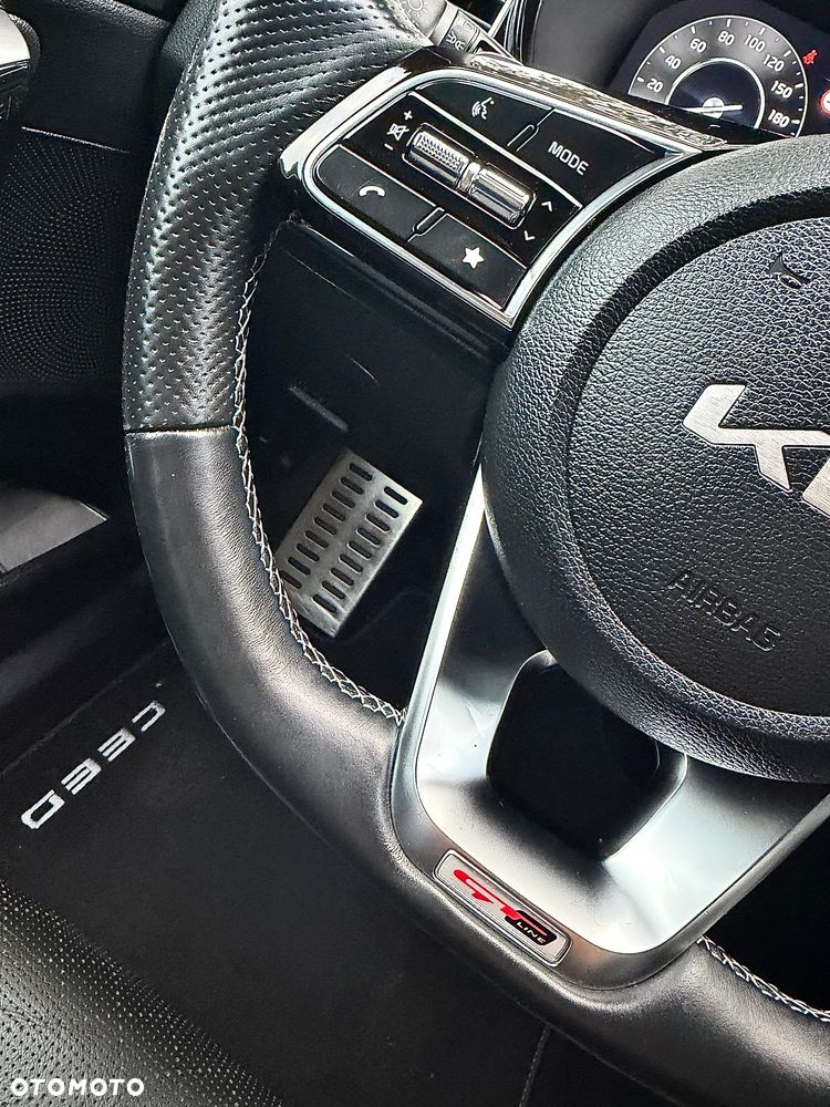 Kia ProCeed - 37