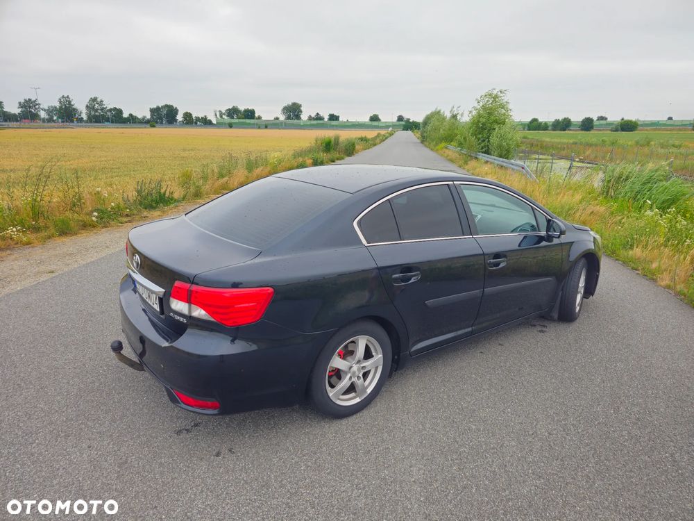 Toyota Avensis 1.8 Sol NAVI - 4