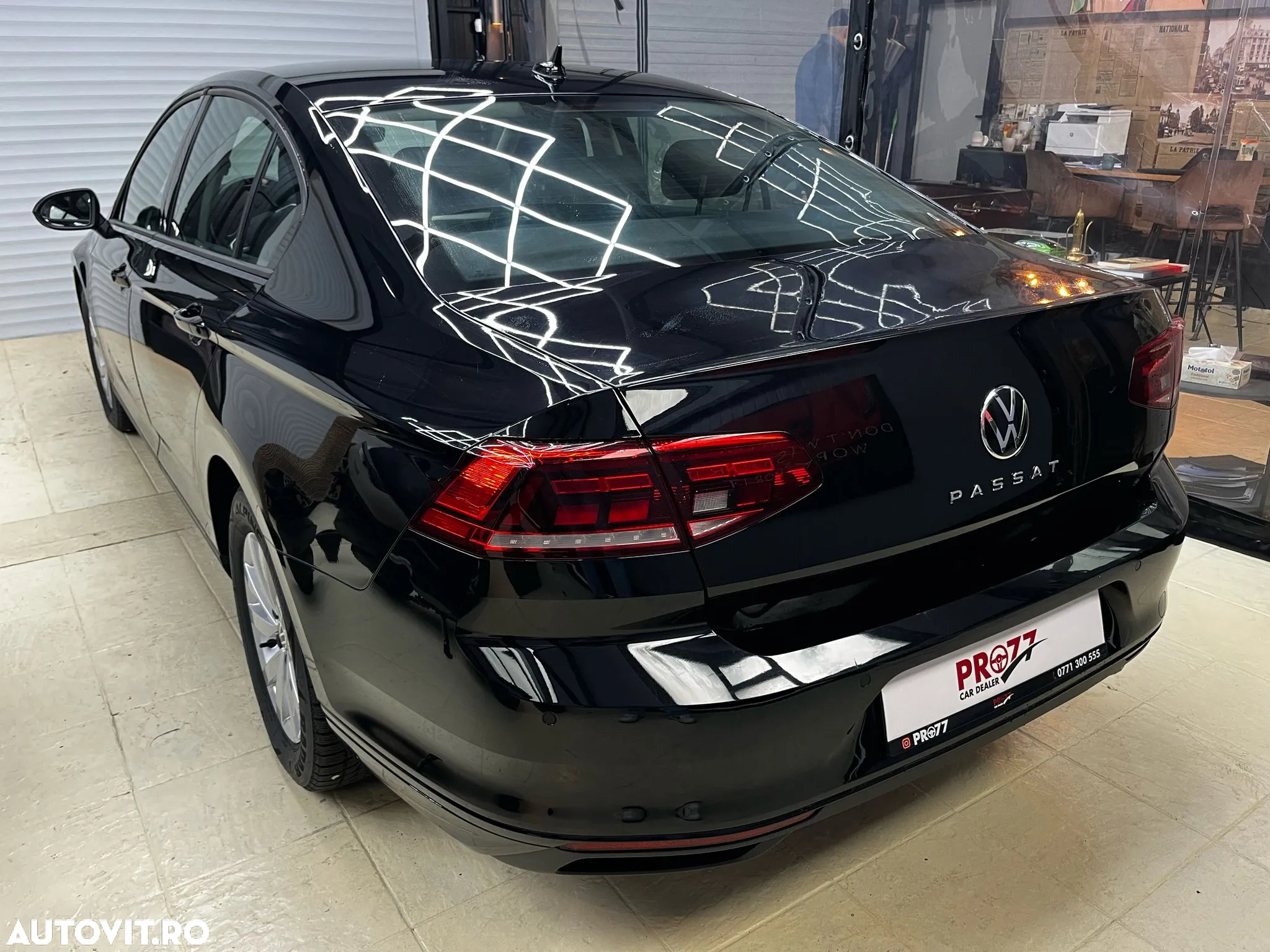 Volkswagen Passat - 4