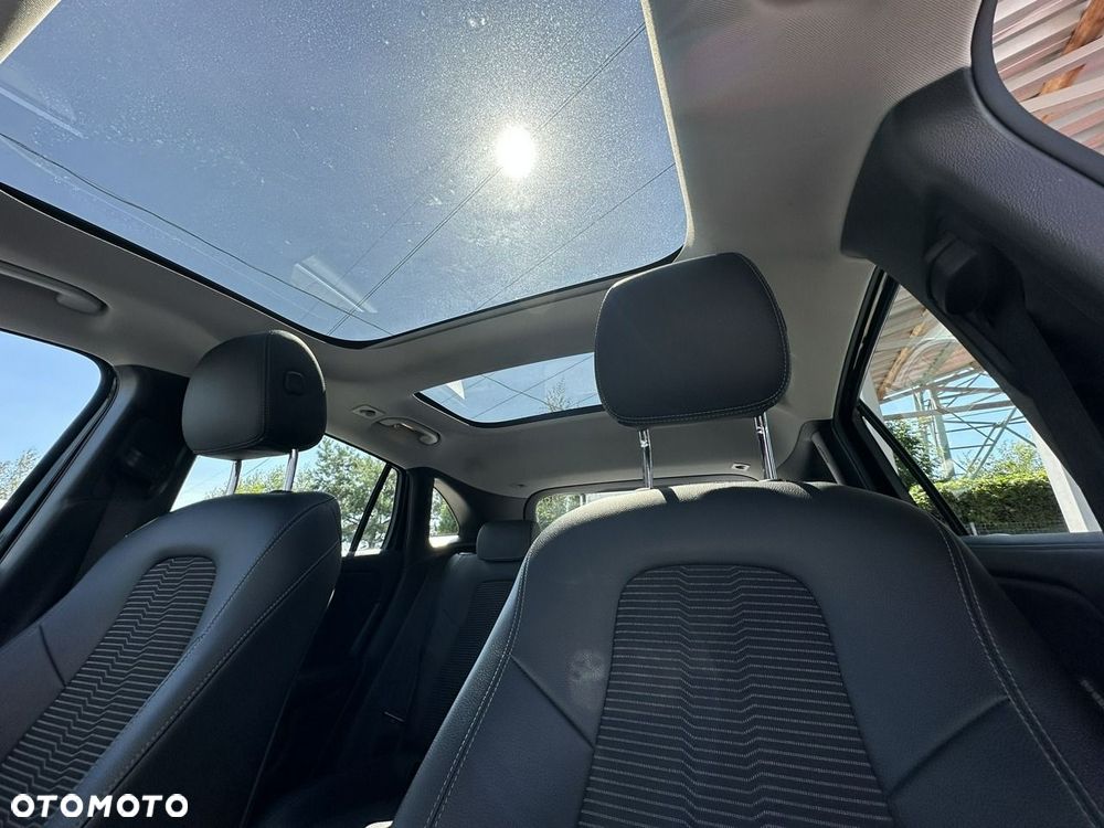 Mercedes-Benz GLA 250 e 8G-DCT Progressive - 16