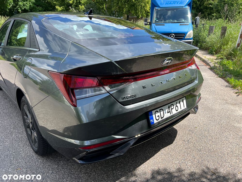 Hyundai Elantra - 9
