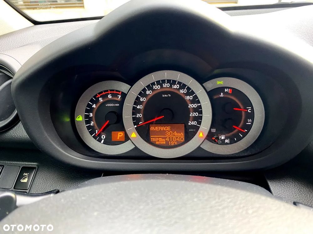 Toyota RAV4 2.2 D-CAT Premium - 22