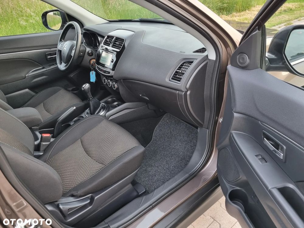 Mitsubishi ASX - 10