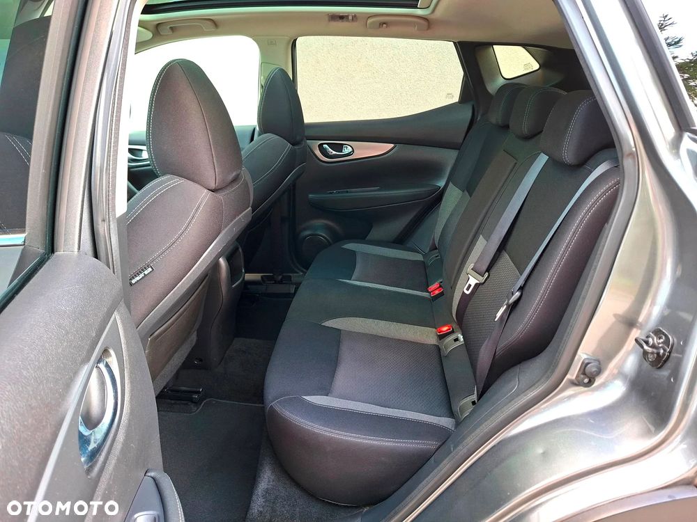 Nissan Qashqai 1.3 DIG-T N-Connecta - 24