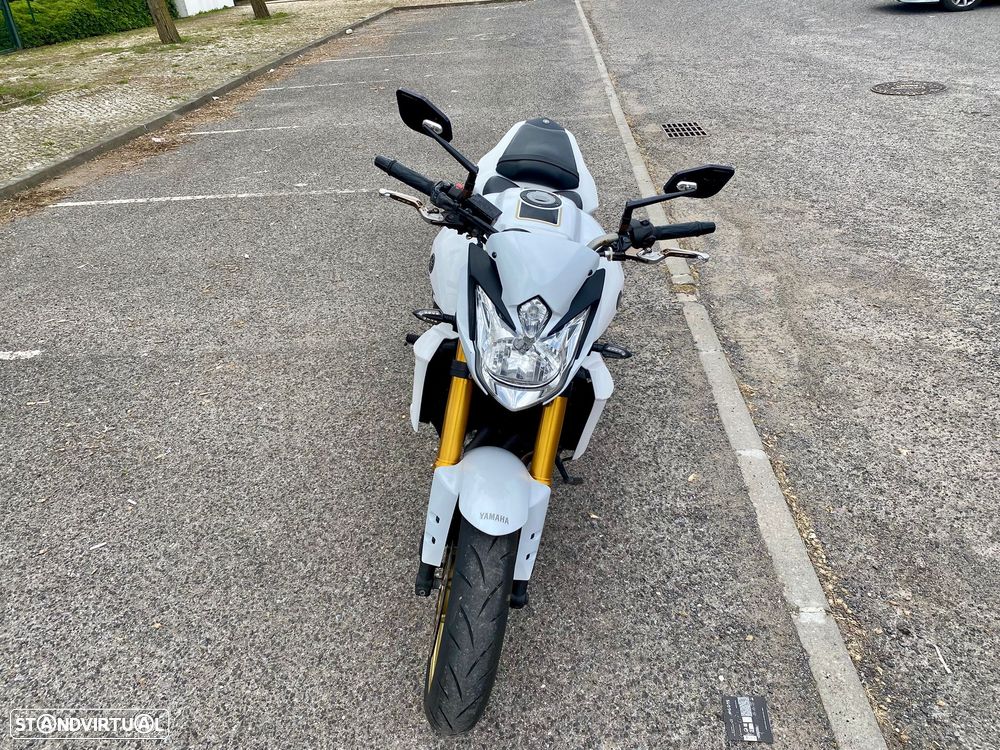 Yamaha FZ - 8