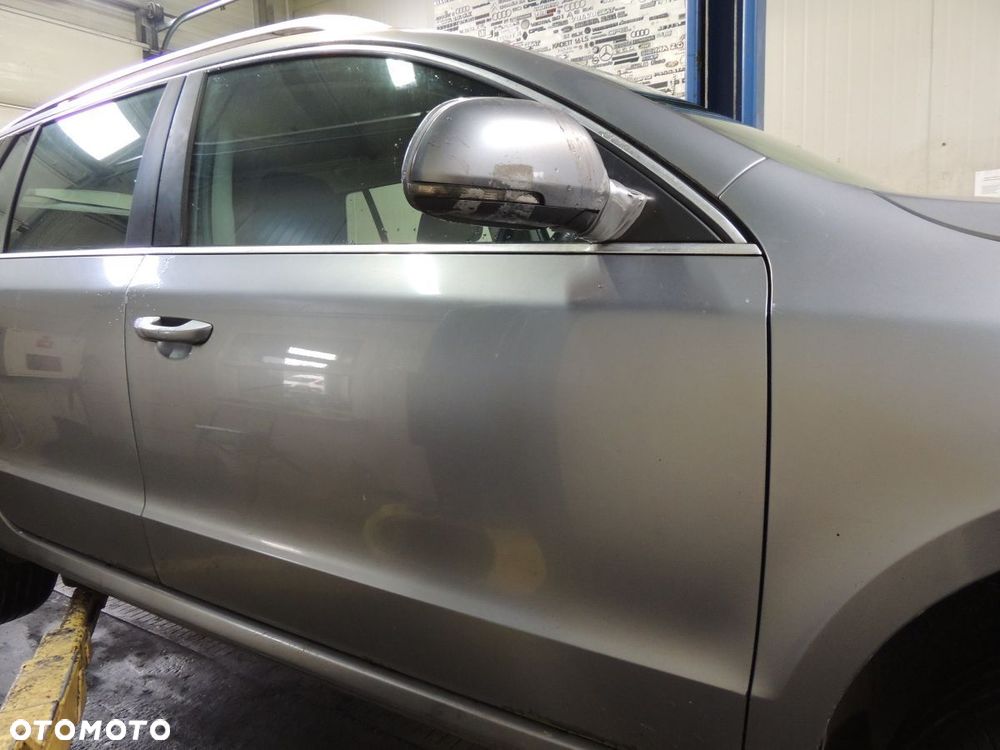 Drzwi prawy przód Skoda SuberB II kombi LF8L - 1