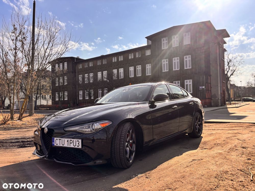Alfa Romeo Giulia 2.0 Turbo 16V AT8 Veloce Ti - 2