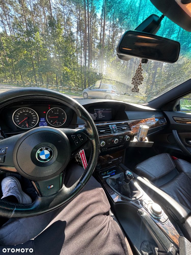 BMW Seria 5 525d - 15